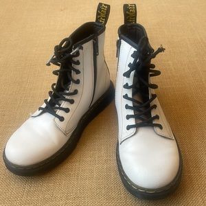 EUC DR.MARTENS ZAVALA COMBAT BOOT - WHITE